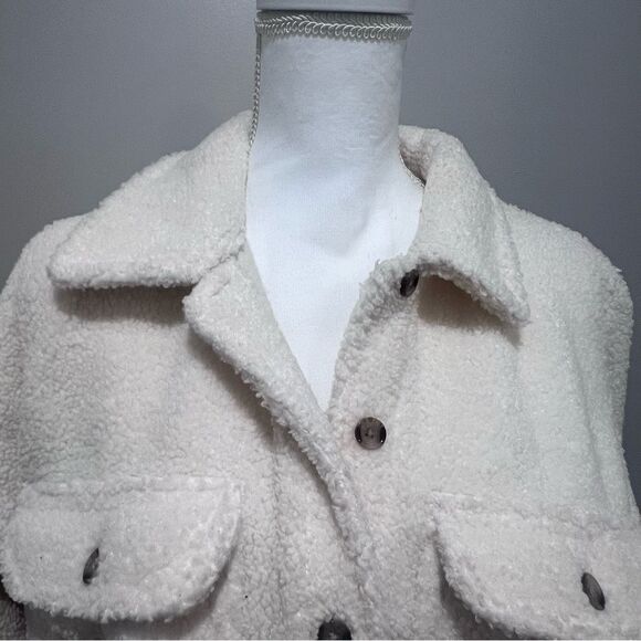 Universal Threads Women's Sherpa jacket size medium in ivory with pockets - Picture 4 of 10
